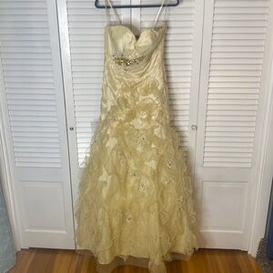VM Collection | NWT Formal Gold Strapless Dress | Size 6